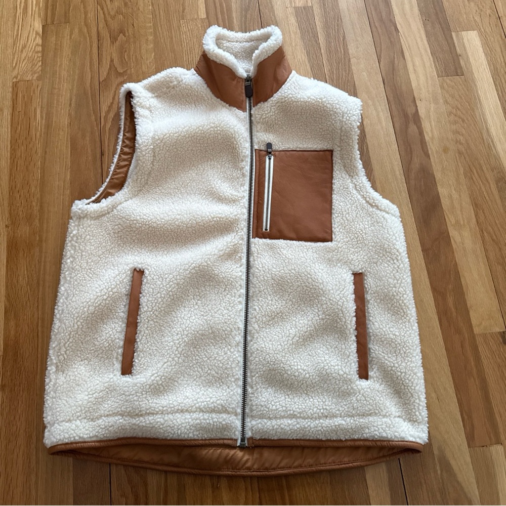 Orvis Pile Leather Trim Sherpa Vest Large